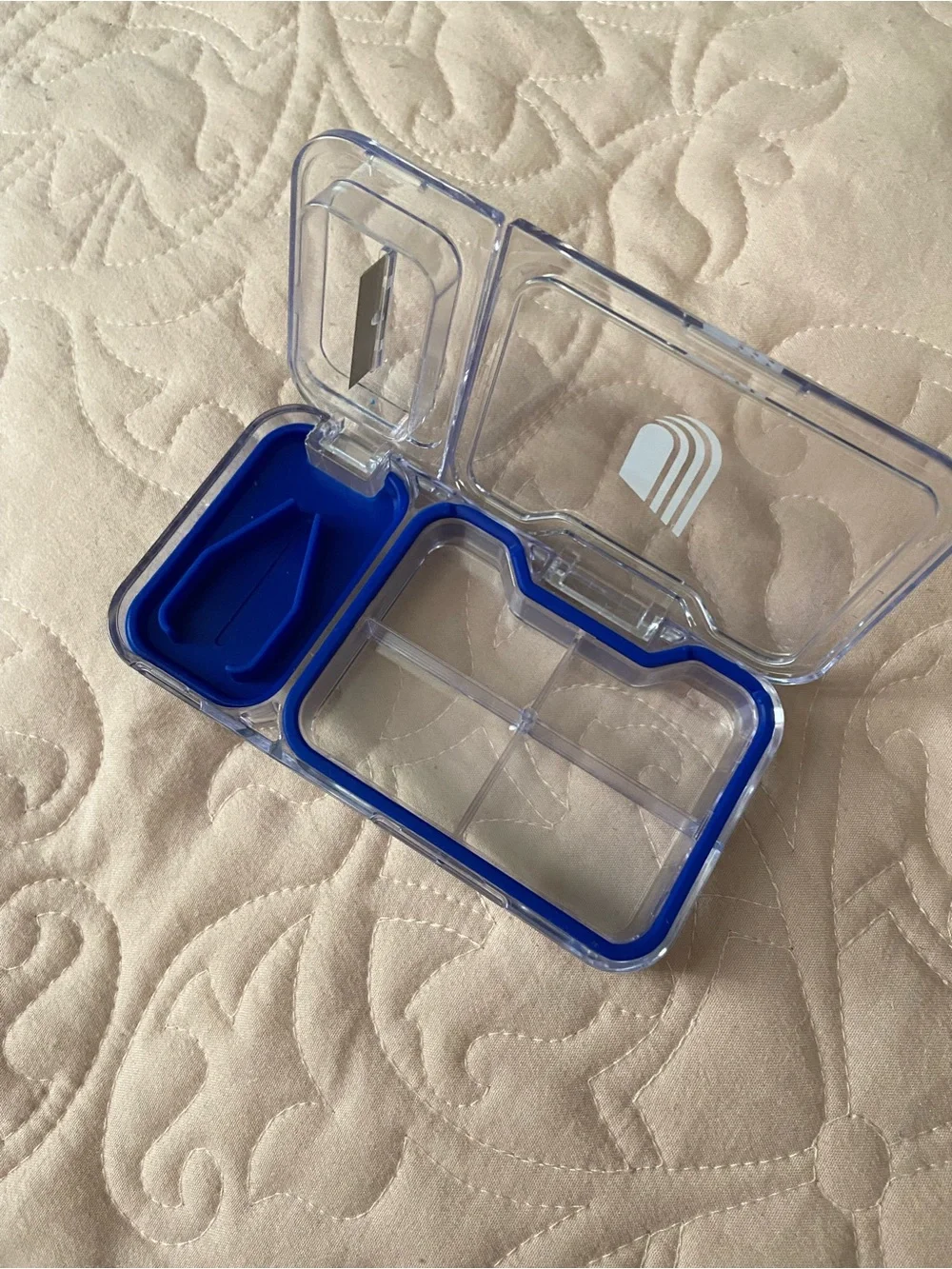 Pill Cutter and Splitter Blade Tablet Case Medication Box Holder Portable Pocket
